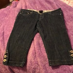 Torrid size 20 capris